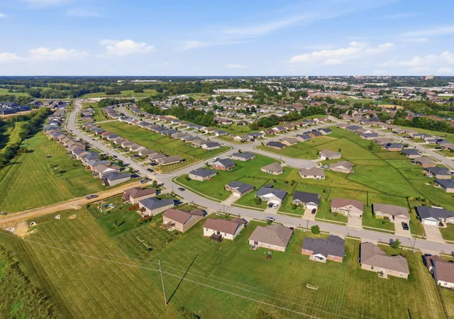 Photo 3 of Sale Pending at 534 Southern Cross Dr, Richmond, KY 40475 | MLS# 26024449 | Listing updated on 2026-10-01