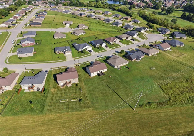 Photo 4 of Sale Pending at 534 Southern Cross Dr, Richmond, KY 40475 | MLS# 26024449 | Listing updated on 2026-10-01