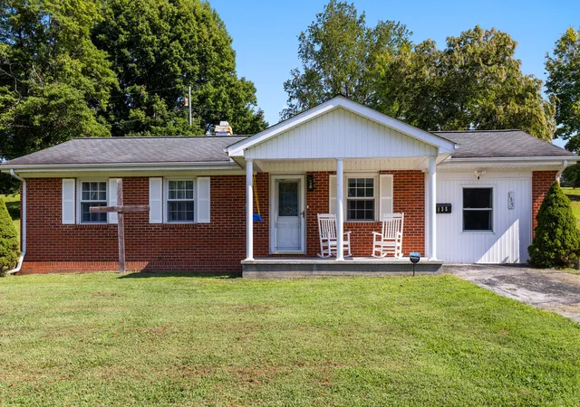 Photo 2 of Single family home for sale at 135 Shawnee Dr, Vanceburg, KY 41179 | MLS# 26024420 | Listing updated on 2026-09-04
