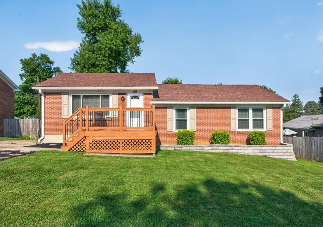 Photo 1 of Sale Pending at 103 Briarwood Dr, Nicholasville, KY 40356 | MLS# 26024391 | Listing updated on 2026-09-08
