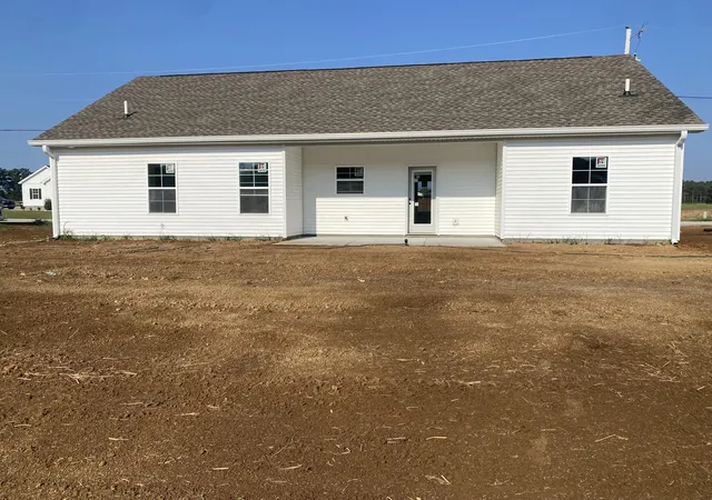 Photo 3 of Single family home for sale at 40 Fieldstone Cir, Cadiz, KY 42211 | MLS# 26024390 | Listing updated on 2026-09-14