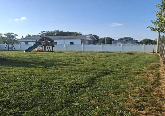 Photo 3 of Single family home for sale at 817 Maplewood Dr, Mount Sterling, KY 40353 | MLS# 26024406 | Listing updated on 2026-09-09