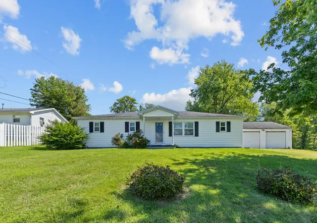 Photo 1 of Single family home for sale at 8020 Bridgeport Rd, Maysville, KY 41056 | MLS# 26025034 | Listing updated on 2026-09-11