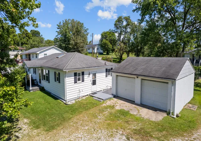 Photo 4 of Single family home for sale at 8020 Bridgeport Rd, Maysville, KY 41056 | MLS# 26025034 | Listing updated on 2026-09-11
