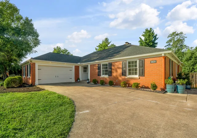 Photo 2 of Single family home for sale at 1820 Richmond Rd, Lexington, KY 40502 | MLS# 26024479 | Listing updated on 2026-09-15