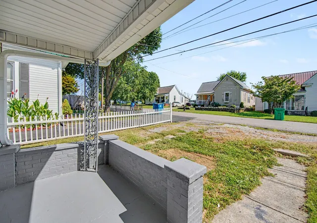 Photo 2 of Single family home for sale at 119 Nichols St, Danville, KY 40422 | MLS# 26024405 | Listing updated on 2026-09-09