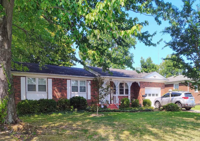 Photo 1 of Single family home for sale at 1109 Foster St, Mayfield, KY 42066 | MLS# 26024522 | Listing updated on 2026-09-06