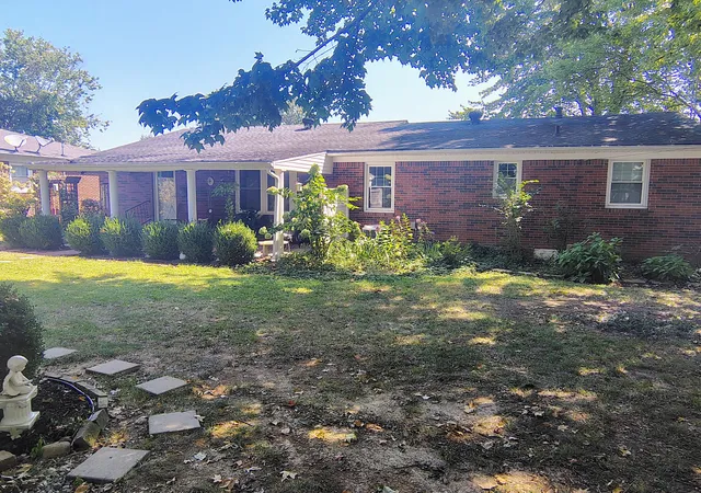 Photo 4 of Single family home for sale at 1109 Foster St, Mayfield, KY 42066 | MLS# 26024522 | Listing updated on 2026-09-06