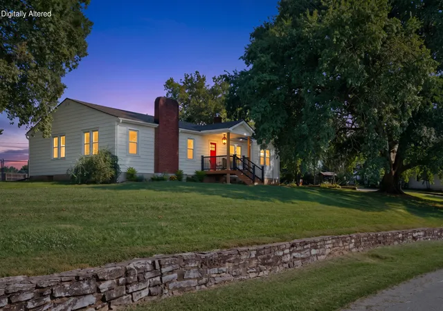 Photo 1 of Sale Pending at 44 Horseshoe Dr, Paris, KY 40361 | MLS# 26024408 | Listing updated on 2026-10-01