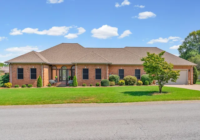 Photo 1 of Sale Pending at 506 Sheffield Rd, Hopkinsville, KY 42240 | MLS# 26024655 | Listing updated on 2026-09-10
