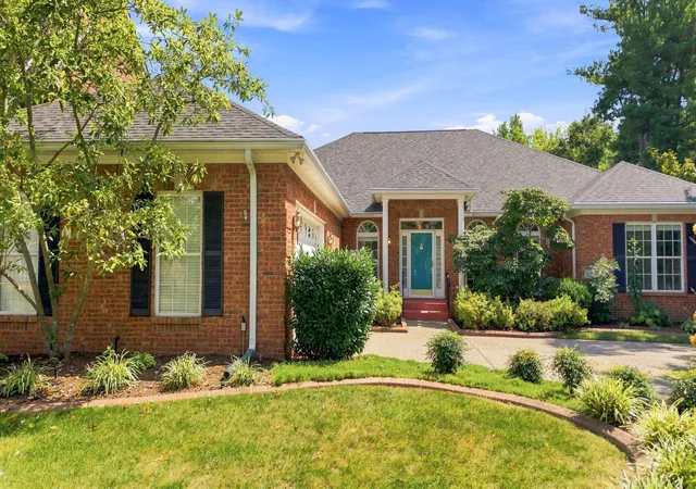 Photo 3 of Sale Pending at 4736 Firebrook Blvd, Lexington, KY 40513 | MLS# 26024432 | Listing updated on 2026-09-16