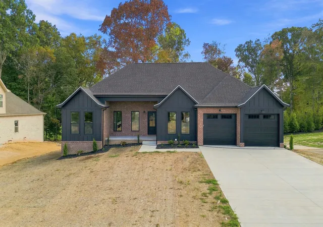 Photo 2 of Single family home for sale at 32 Mercato Dr, Somerset, KY 42501 | MLS# 26024750 | Listing updated on 2026-09-09