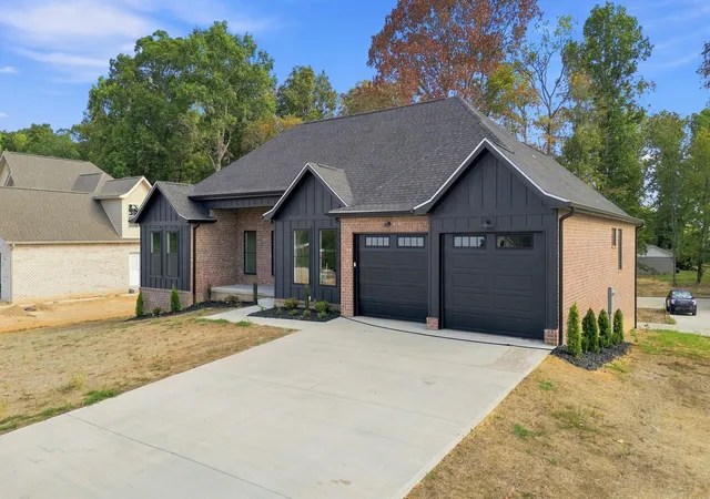 Photo 2 of Single family home for sale at 32 Mercato Dr, Somerset, KY 42501 | MLS# 26024750 | Listing updated on 2026-09-09