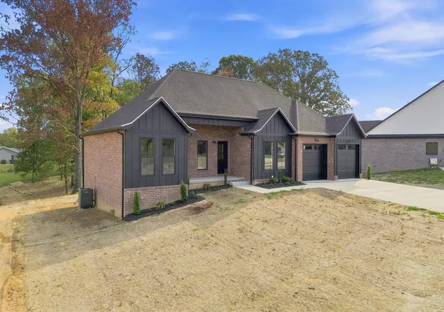 Photo 3 of Single family home for sale at 32 Mercato Dr, Somerset, KY 42501 | MLS# 26024750 | Listing updated on 2026-09-09