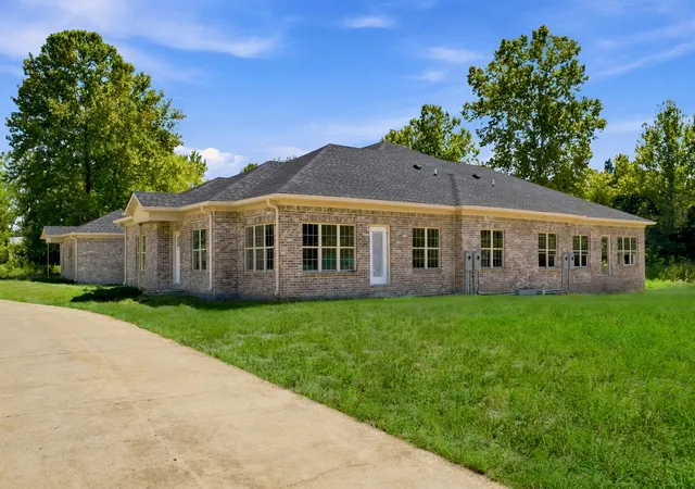 Photo 1 of Townhouse for sale at 109 Arbor Ct, Frankfort, KY 40601 | MLS# 26024811 | Listing updated on 2026-09-09