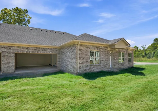 Photo 3 of Townhouse for sale at 109 Arbor Ct, Frankfort, KY 40601 | MLS# 26024811 | Listing updated on 2026-09-09