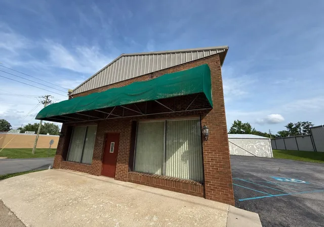 Photo 2 of Single family home for sale at 458 Main St, Russell Springs, KY 42642 | MLS# 26024464 | Listing updated on 2026-09-05