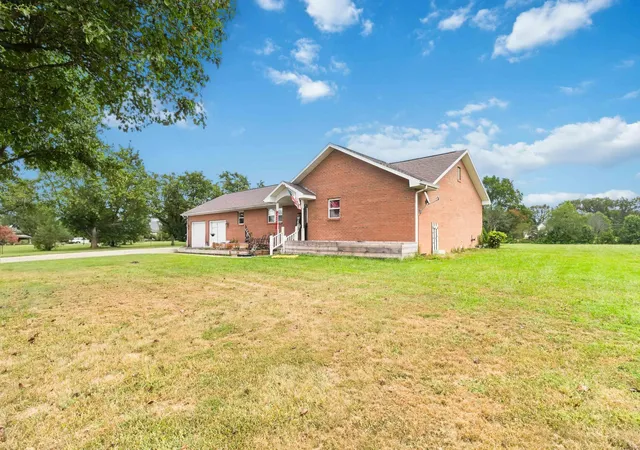 Photo 1 of Single family home for sale at 137 Butcher Ests Rd, Russell Springs, KY 42642 | MLS# 26024505 | Listing updated on 2026-09-12