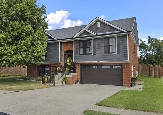 Photo 1 of Sale Pending at 425 Tobiano Dr, Richmond, KY 40475 | MLS# 26024483 | Listing updated on 2026-09-28