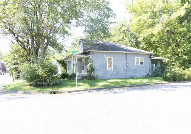 Photo 4 of Single family home for sale at 1101 Northview St, Paducah, KY 42001 | MLS# 26024547 | Listing updated on 2026-09-18