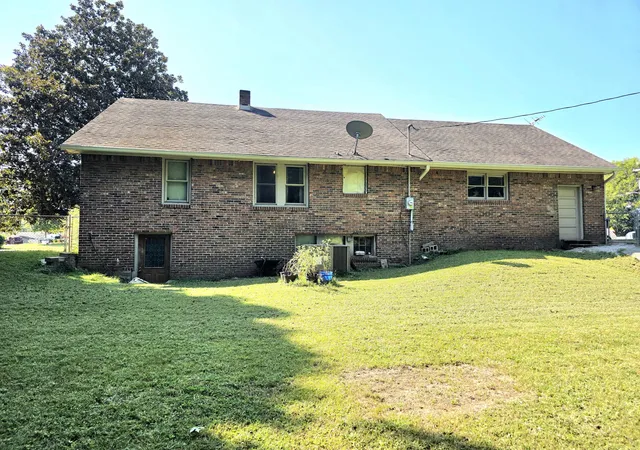 Photo 3 of Single family home for sale at 517 East 12th, Benton, KY 42025 | MLS# 26024530 | Listing updated on 2026-09-07