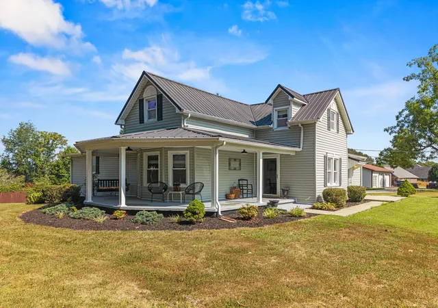 Photo 1 of Single family home for sale at 130 Lake Forest Dr, Somerset, KY 42503 | MLS# 26024487 | Listing updated on 2026-10-07