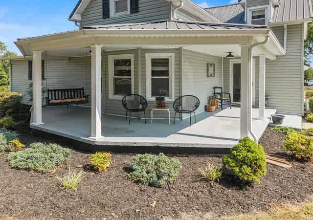 Photo 3 of Single family home for sale at 130 Lake Forest Dr, Somerset, KY 42503 | MLS# 26024487 | Listing updated on 2026-10-07