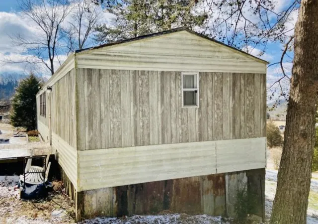 Photo 2 of Single family home for sale at 4131 Sweetwater Rd, Berea, KY 40403 | MLS# 26024528 | Listing updated on 2026-10-05