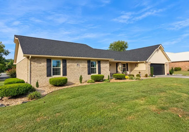 Photo 1 of Single family home for sale at 409 Summer Hl Dr, Somerset, KY 42503 | MLS# 26024573 | Listing updated on 2026-09-28