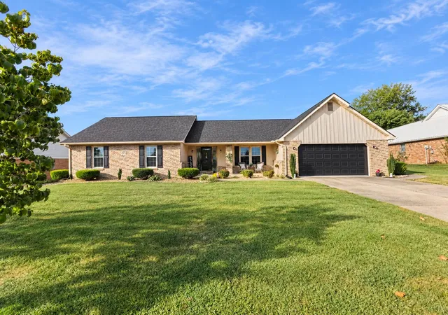 Photo 2 of Single family home for sale at 409 Summer Hl Dr, Somerset, KY 42503 | MLS# 26024573 | Listing updated on 2026-09-28