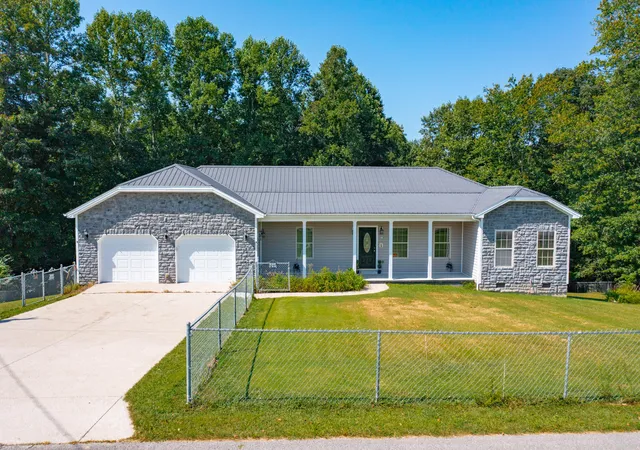 Photo 1 of Single family home for sale at 118 Jackson County High School Rd, Mc Kee, KY 40447 | MLS# 26024500 | Listing updated on 2026-09-05