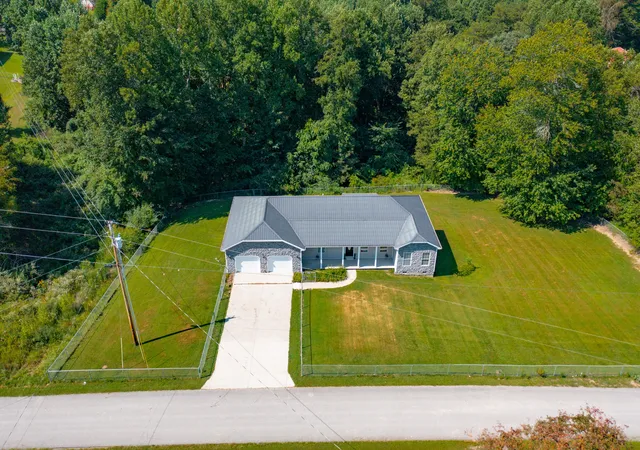 Photo 3 of Single family home for sale at 118 Jackson County High School Rd, Mc Kee, KY 40447 | MLS# 26024500 | Listing updated on 2026-09-05