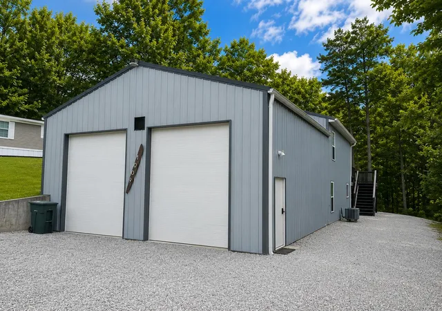 Photo 2 of Single family home for sale at 1009 Ramseys Point Rd, Monticello, KY 42633 | MLS# 26024531 | Listing updated on 2026-09-06