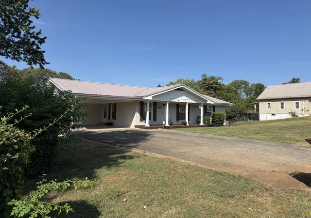 Photo 2 of Single family home for sale at 71 Sycamore St, Somerset, KY 42501 | MLS# 26024651 | Listing updated on 2026-09-12