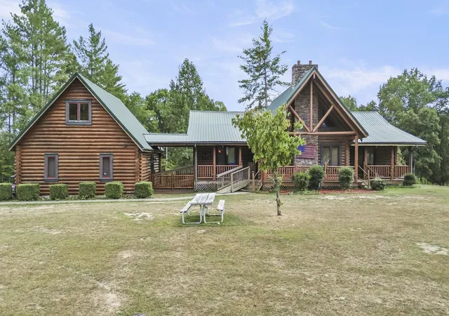 Photo 3 of Single family home for sale at 496 Watters Ridge Rd, Whitley City, KY 42653 | MLS# 26024516 | Listing updated on 2026-09-06