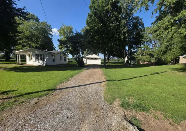 Photo 2 of Single family home for sale at 8615 Shawnee Ln, West Paducah, KY 42086 | MLS# 26024586 | Listing updated on 2026-09-07