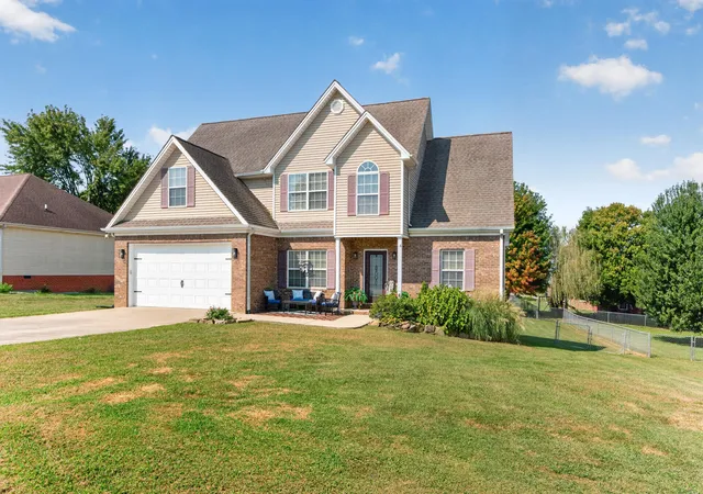 Photo 1 of Single family home for sale at 444 Oakley Ave, Harrodsburg, KY 40330 | MLS# 26024585 | Listing updated on 2026-09-14