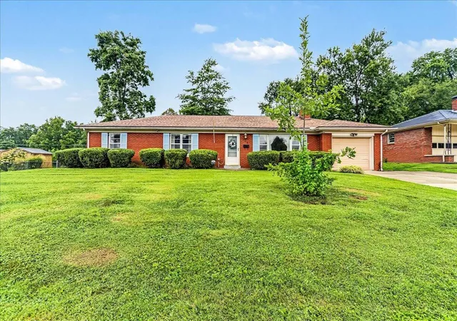 Photo 2 of Single family home for sale at 508 Hiawatha Trl, Frankfort, KY 40601 | MLS# 26024665 | Listing updated on 2026-09-15