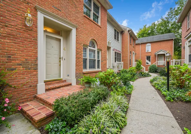 Photo 1 of Sale Pending at 622 Central Ave #4, Lexington, KY 40502 | MLS# 26027104 | Listing updated on 2026-10-13