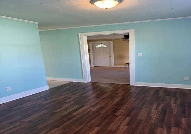 Photo 4 of Single family home for sale at 705 W Housman St, Mayfield, KY 42066 | MLS# 26024584 | Listing updated on 2026-09-12