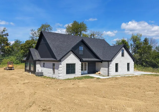 Photo 2 of Single family home for sale at 120 N Buffalo Rd, Richmond, KY 40475 | MLS# 26024574 | Listing updated on 2026-09-14
