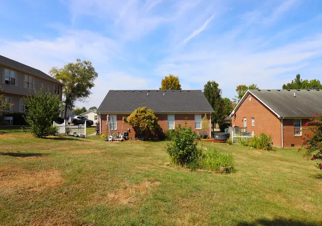 Listing Photo 4 - Condo for sale in building located at 711-713 Park Wy Ave, Harrodsburg, KY 40330
