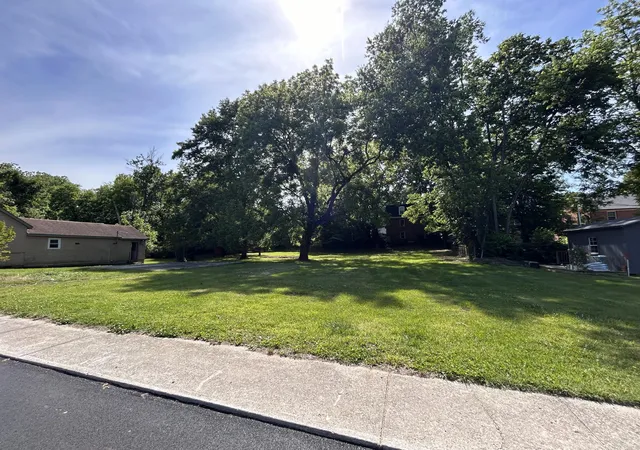 Photo 1 of Single family home for sale at 102-106 Admirals Landing, Frankfort, KY 40601 | MLS# 26024546 | Listing updated on 2026-09-07