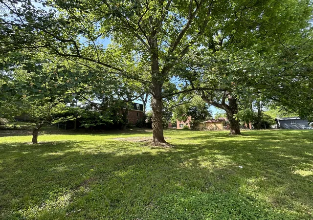 Photo 3 of Single family home for sale at 102-106 Admirals Landing, Frankfort, KY 40601 | MLS# 26024546 | Listing updated on 2026-09-07