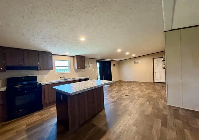 Photo 4 of Single family home for sale at 333 Turkey Lp, East Bernstadt, KY 40729 | MLS# 26024545 | Listing updated on 2026-09-30