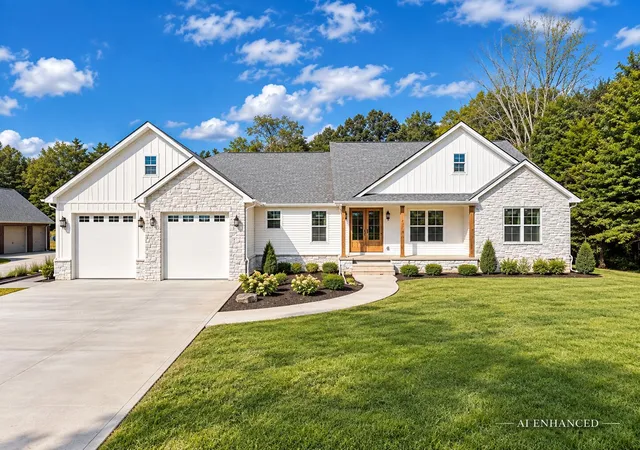 Photo 1 of Single family home for sale at 104 Whistling Straits Dr, Somerset, KY 42501 | MLS# 26024540 | Listing updated on 2026-09-20