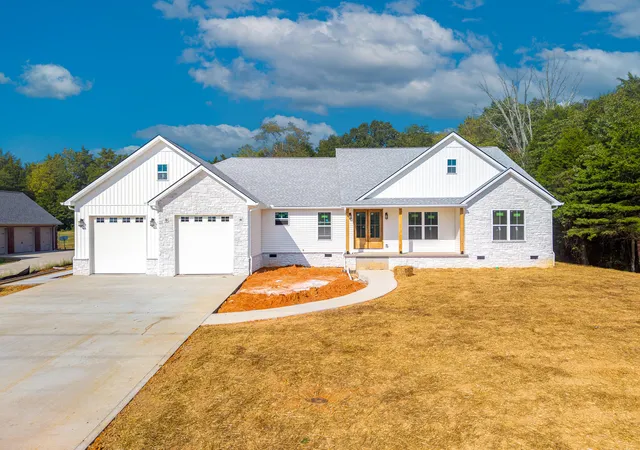 Photo 2 of Single family home for sale at 104 Whistling Straits Dr, Somerset, KY 42501 | MLS# 26024540 | Listing updated on 2026-09-20