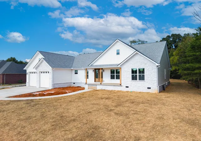 Photo 3 of Single family home for sale at 104 Whistling Straits Dr, Somerset, KY 42501 | MLS# 26024540 | Listing updated on 2026-09-20