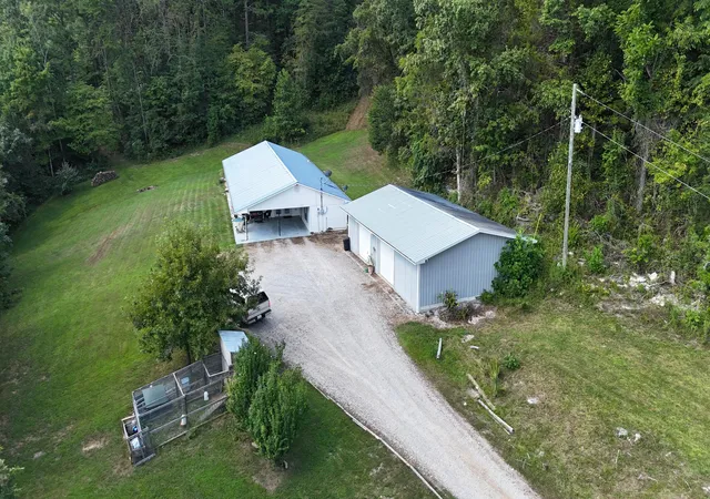 Photo 2 of Single family home for sale at 381 Bullock Cemetery Rd, Somerset, KY 42503 | MLS# 26024541 | Listing updated on 2026-09-07