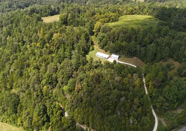Photo 4 of Single family home for sale at 381 Bullock Cemetery Rd, Somerset, KY 42503 | MLS# 26024541 | Listing updated on 2026-09-07